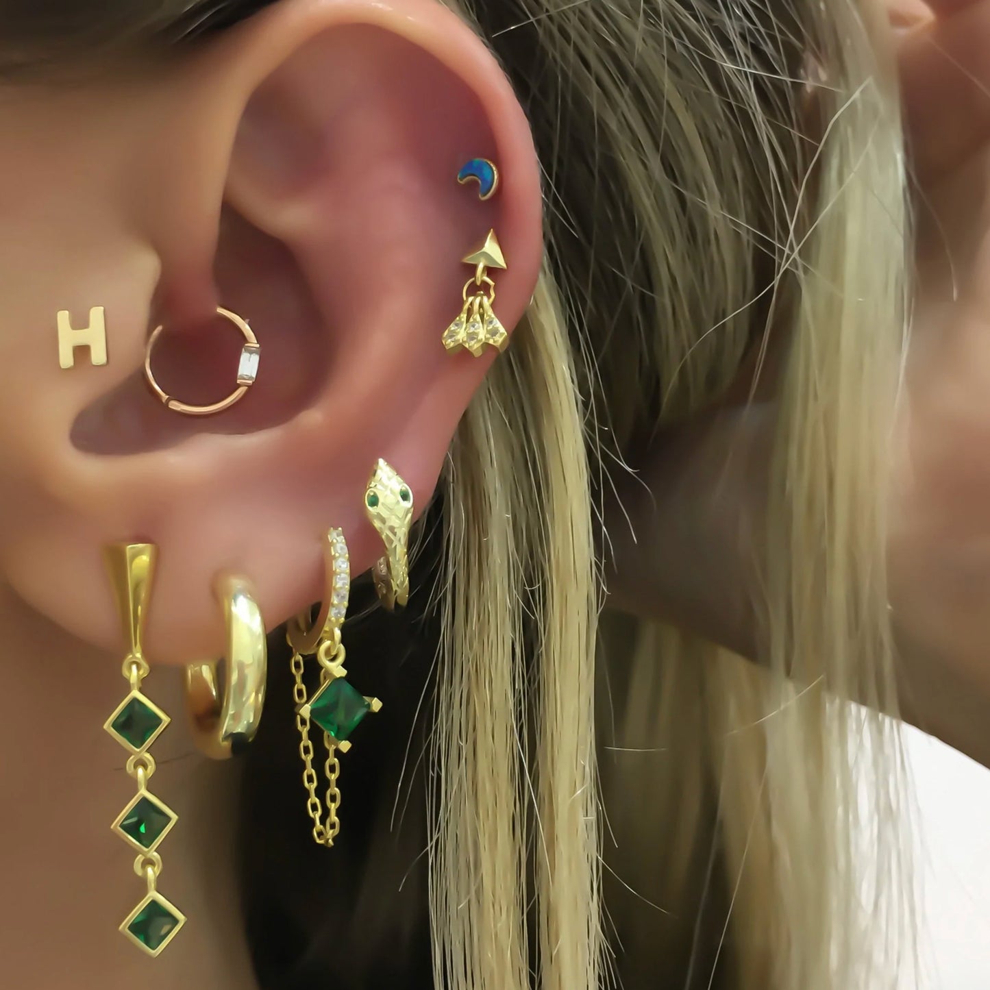 Everyday Mid Size Hoop Earring