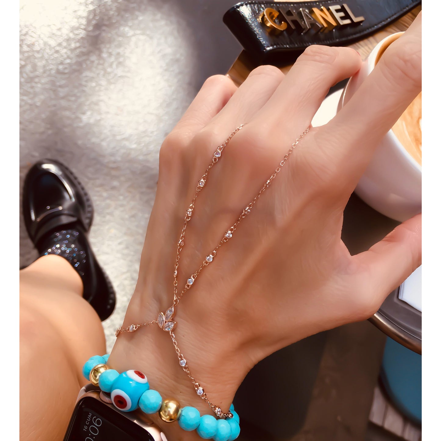 Linda Lotus Handchain