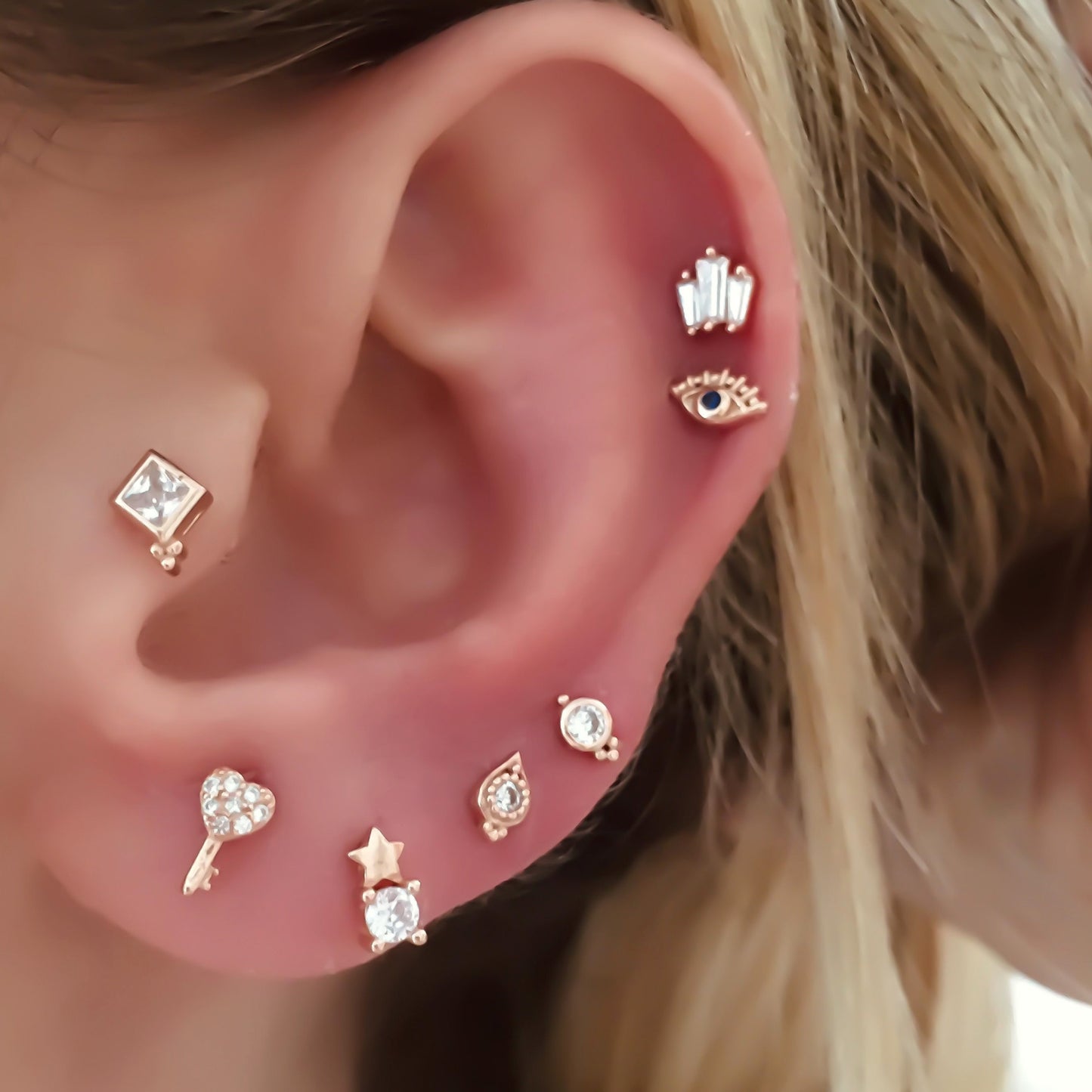 Vita Square Piercing