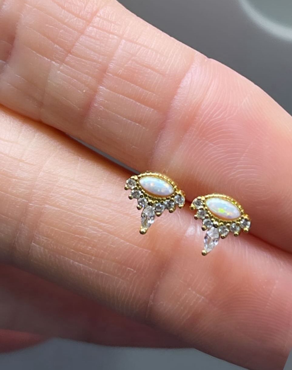 Lizza Opal Eye Earring